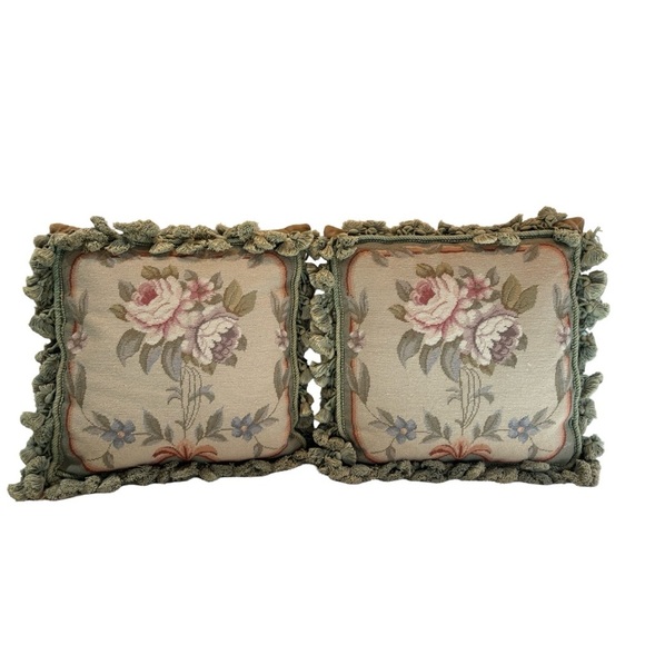 Vintage Tapestry Rose Floral Down Filled Tassel Pillows Set of 2 Cottagecore‎ - Picture 1 of 8